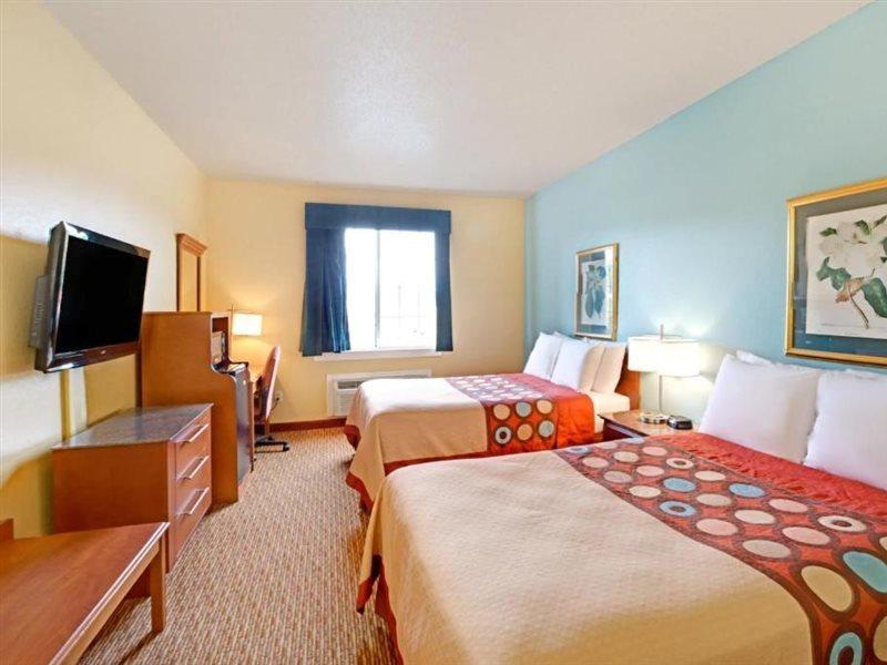 Hotel Super 8 By Wyndham Salisbury Extérieur photo
