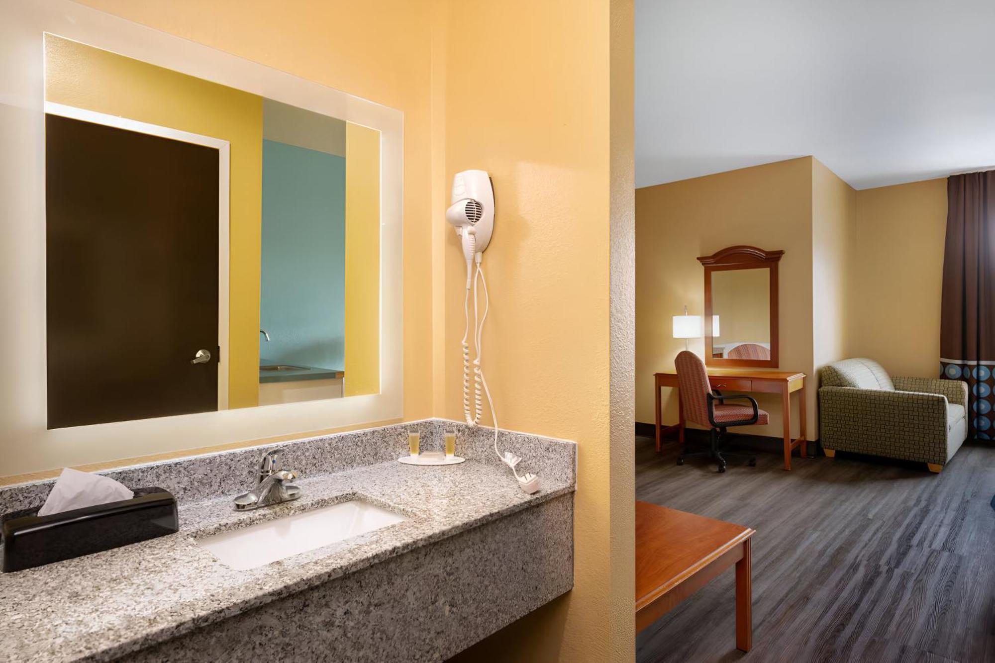 Hotel Super 8 By Wyndham Salisbury Extérieur photo