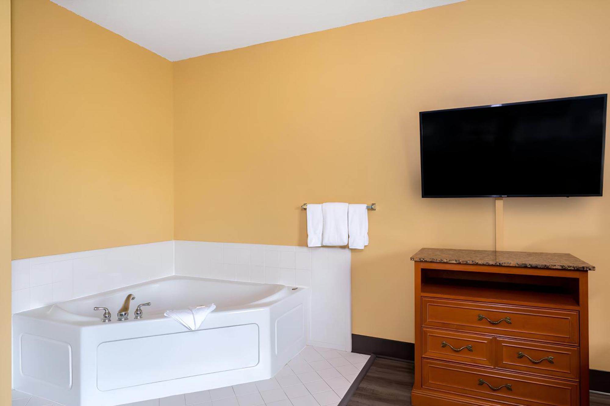 Hotel Super 8 By Wyndham Salisbury Extérieur photo