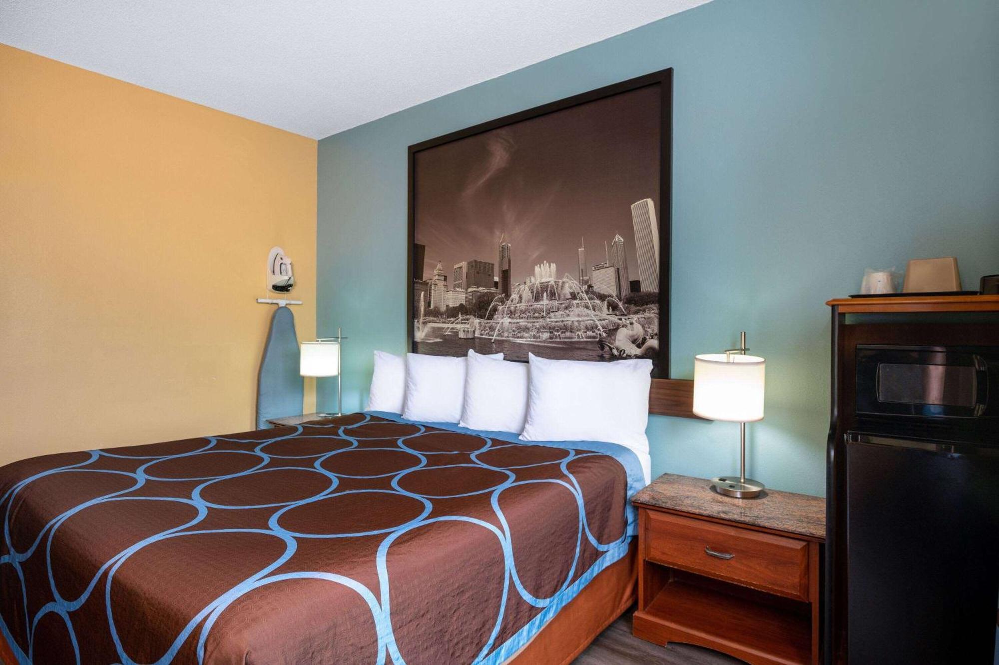Hotel Super 8 By Wyndham Salisbury Extérieur photo