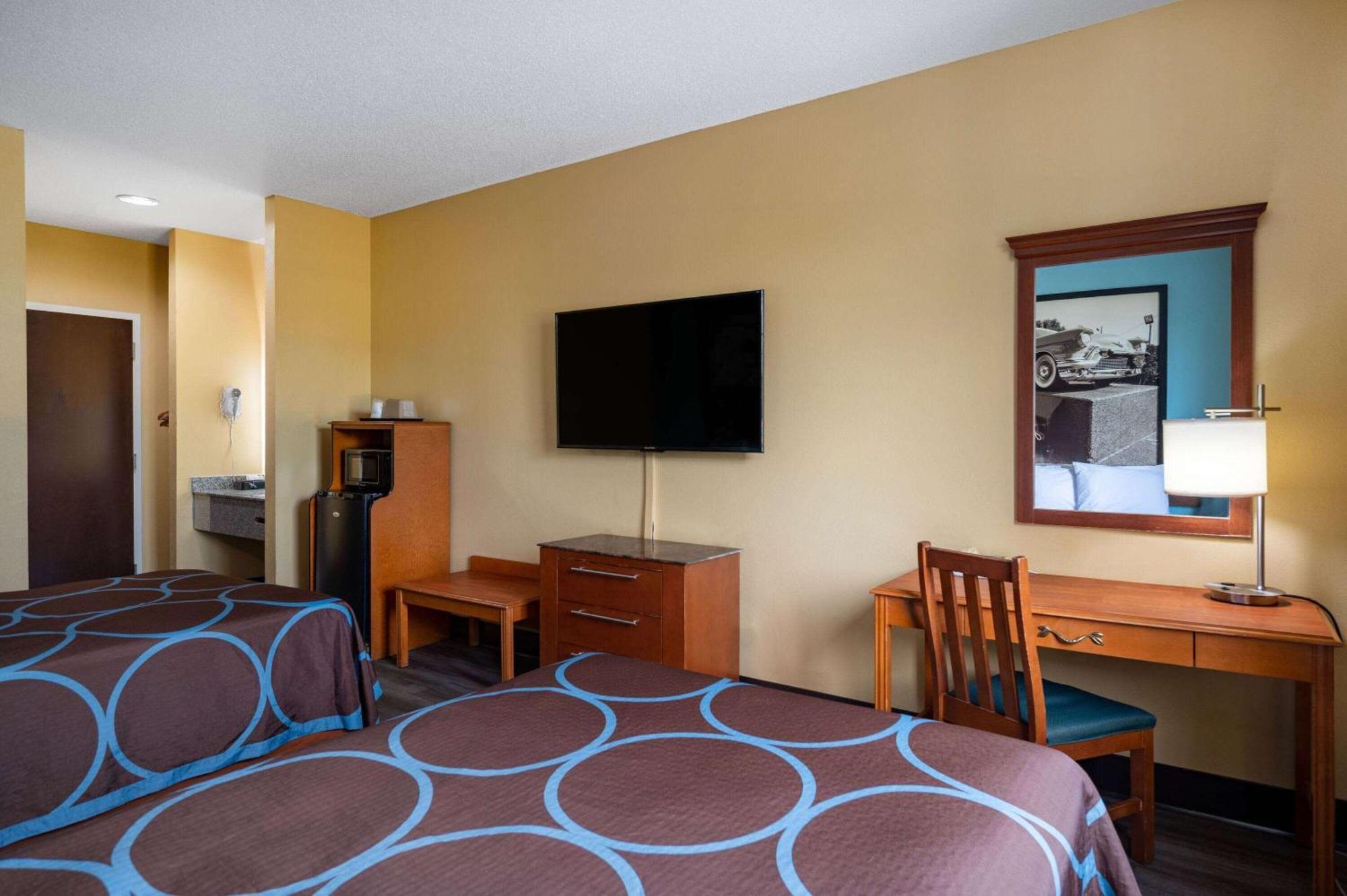 Hotel Super 8 By Wyndham Salisbury Extérieur photo