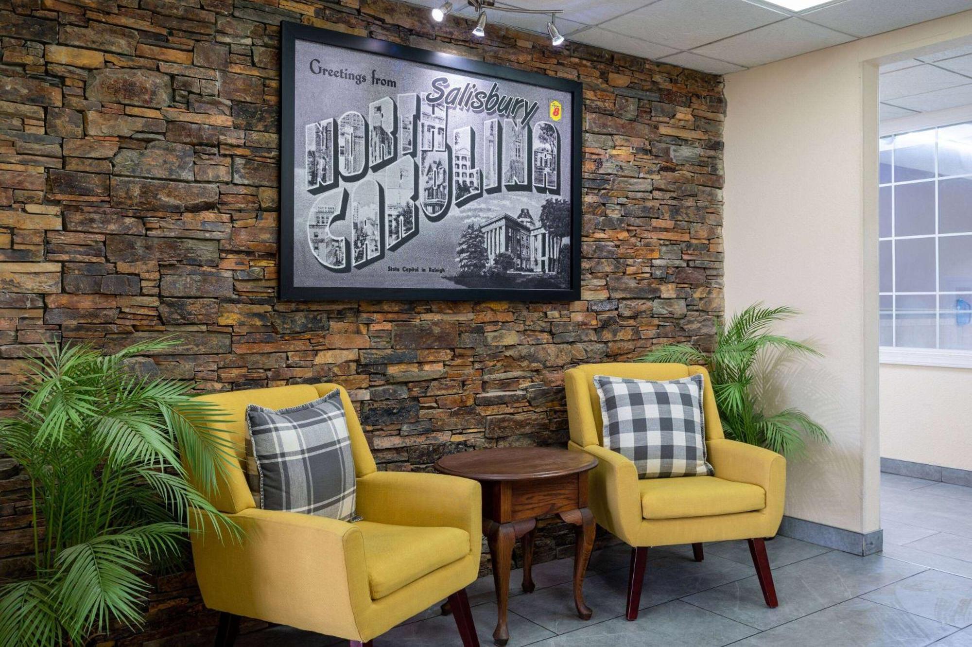 Hotel Super 8 By Wyndham Salisbury Extérieur photo