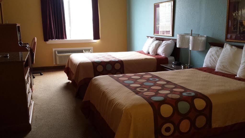 Hotel Super 8 By Wyndham Salisbury Extérieur photo